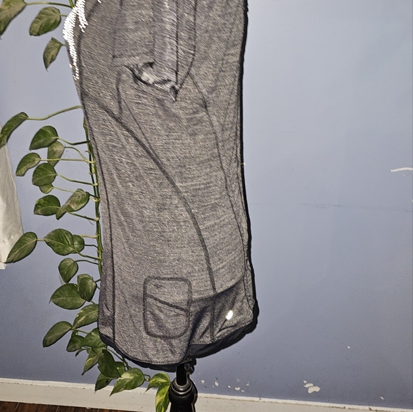 Lululemon shirt - Picture 3 of 7